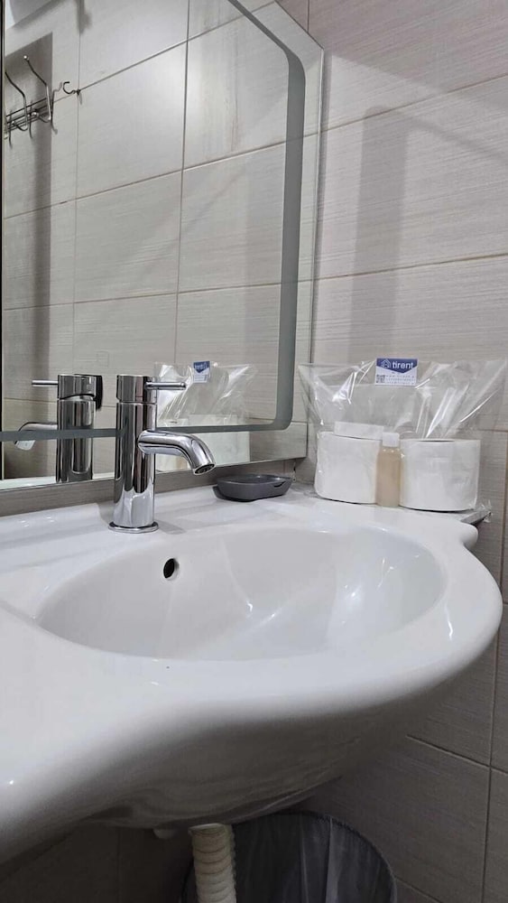 Tirent Apartment-Cozy 2-Bedroom Stay in Don Bosko
