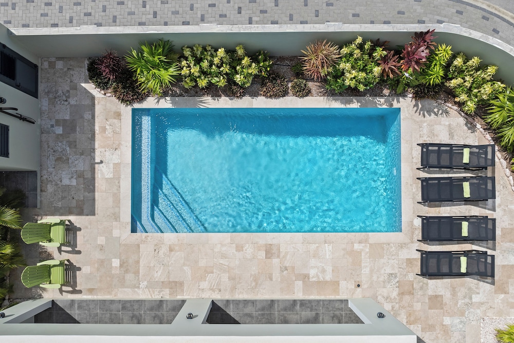 Villa Amber with pool at mambo beach