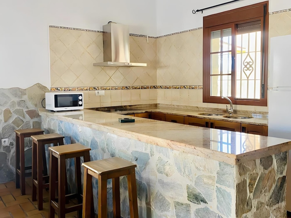 Amplio Chalet con Piscina view 2