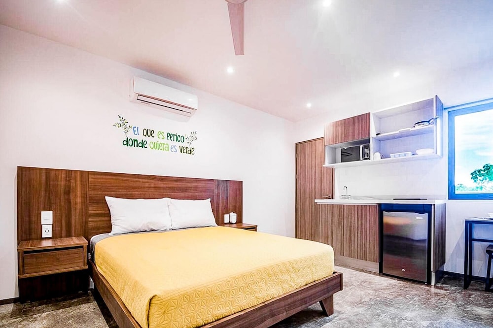 Private Condo in Awesome Complex Pool Rooftop Lounge Walk to 5 Avenida Beach