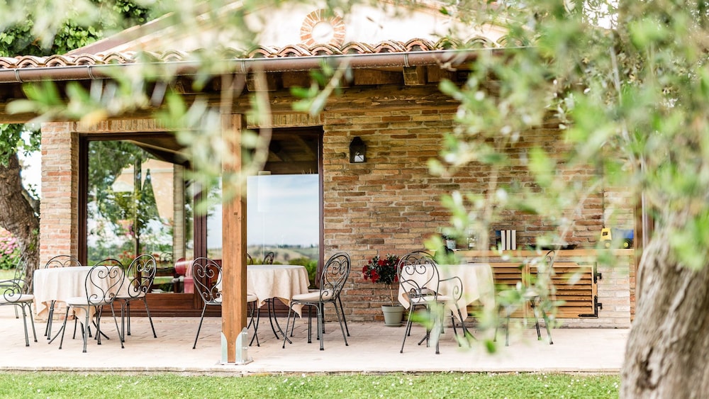 Poggio Antico - Suites and Breakfast