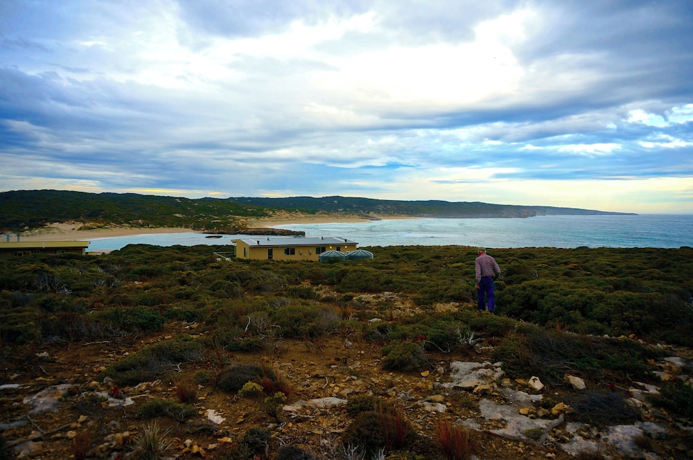 Hanson Bay Wildlife Sanctuary and Cabins