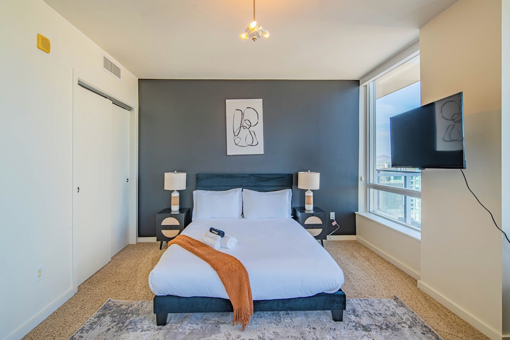 ROVE LIVING/KL - 44 Monroe