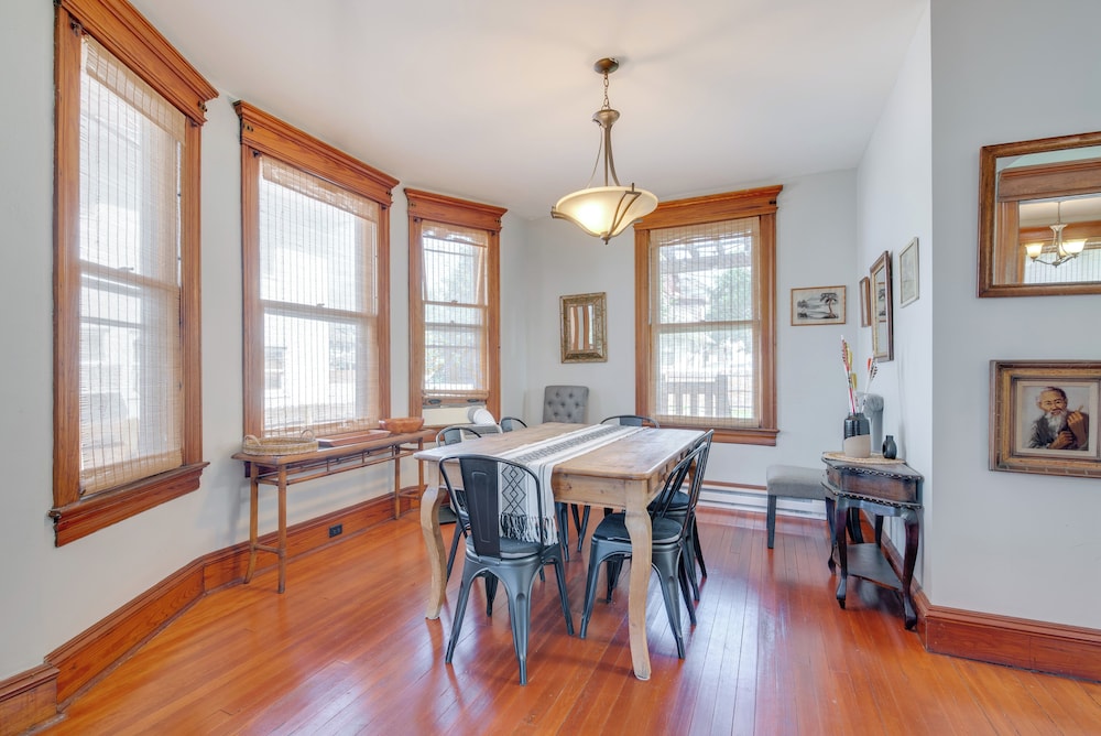 2 Mi to Steamtown Nhs: Family Home w/ Backyard!