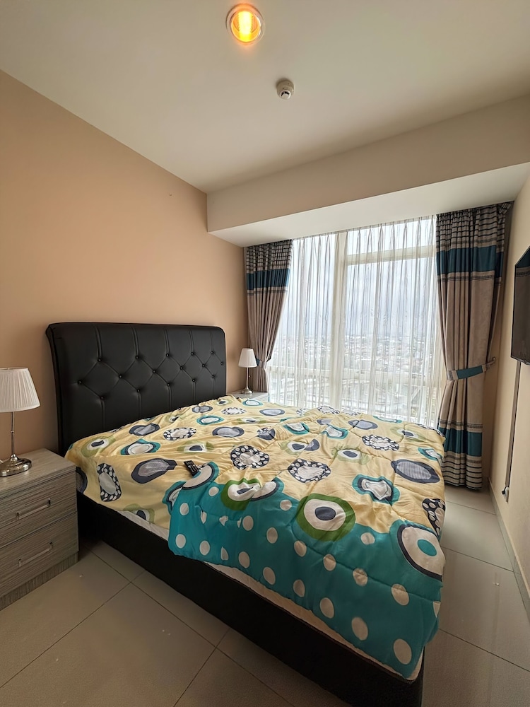 Staycation Jakarta Kensington Royal