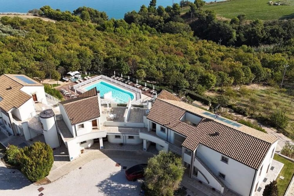 Holiday Resort Contea dei Ciliegi Pedaso view 4