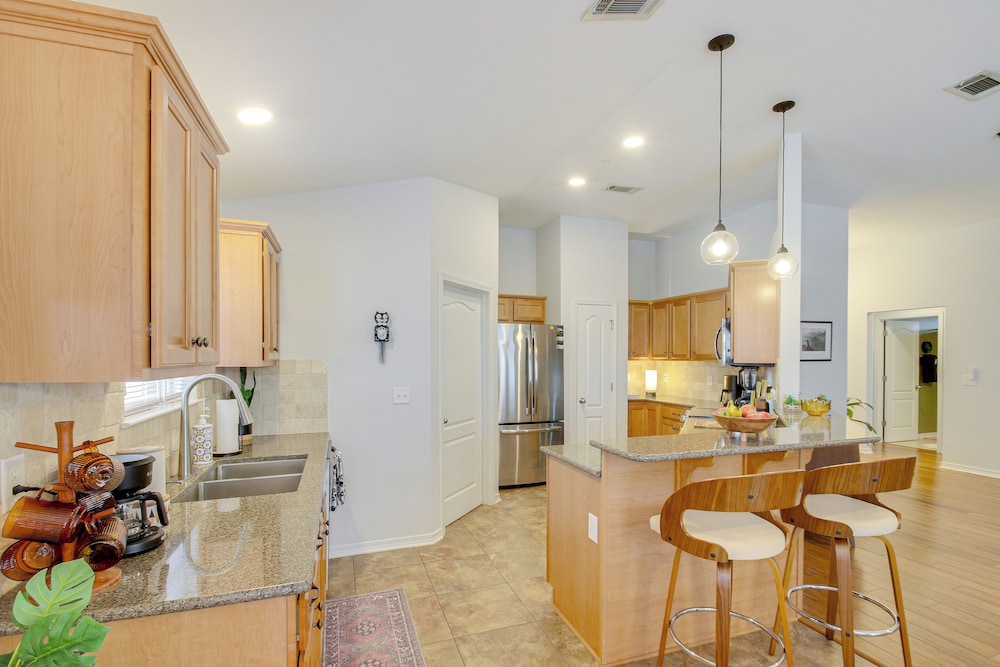 3 Mi to Escambia Bay: Home w/ Deck & Private Yard!