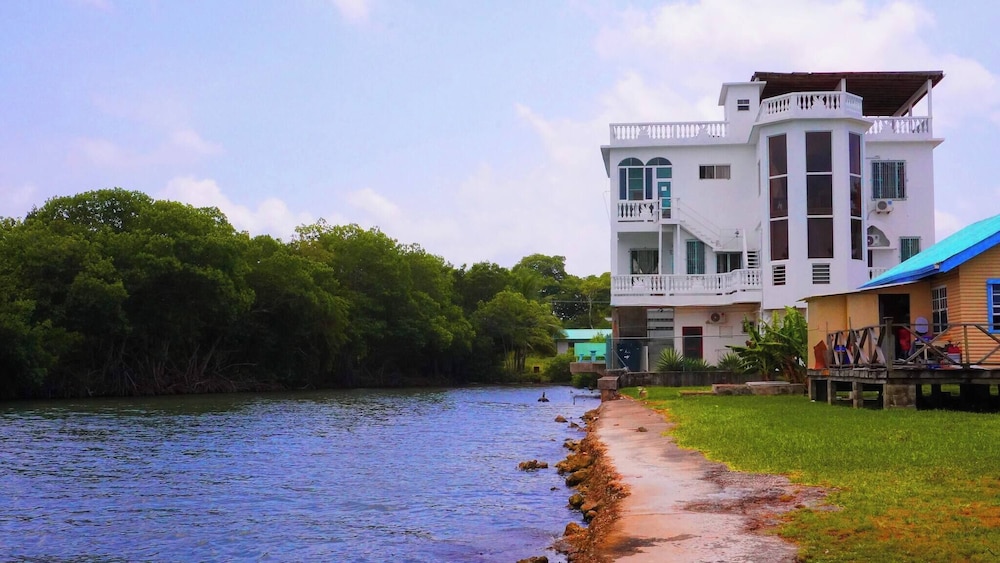 See Belize Seabreeze Sea View Studio With Balcony, Pool & Overwater Deck, 2nd FL