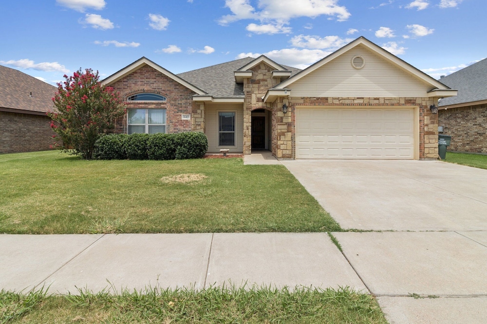 Gorgeous 4br Dakota Springs Home 3 Bedroom Home