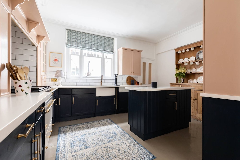 Alderney Street V by Onefinestay
