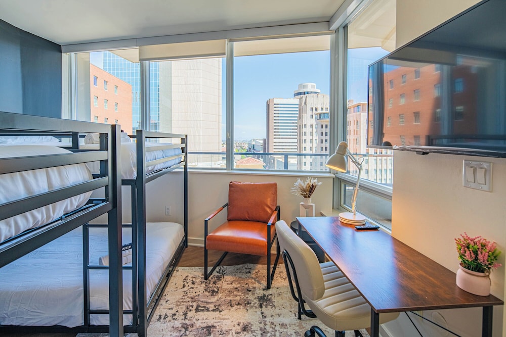 ROVE LIVING/KL - 44 Monroe