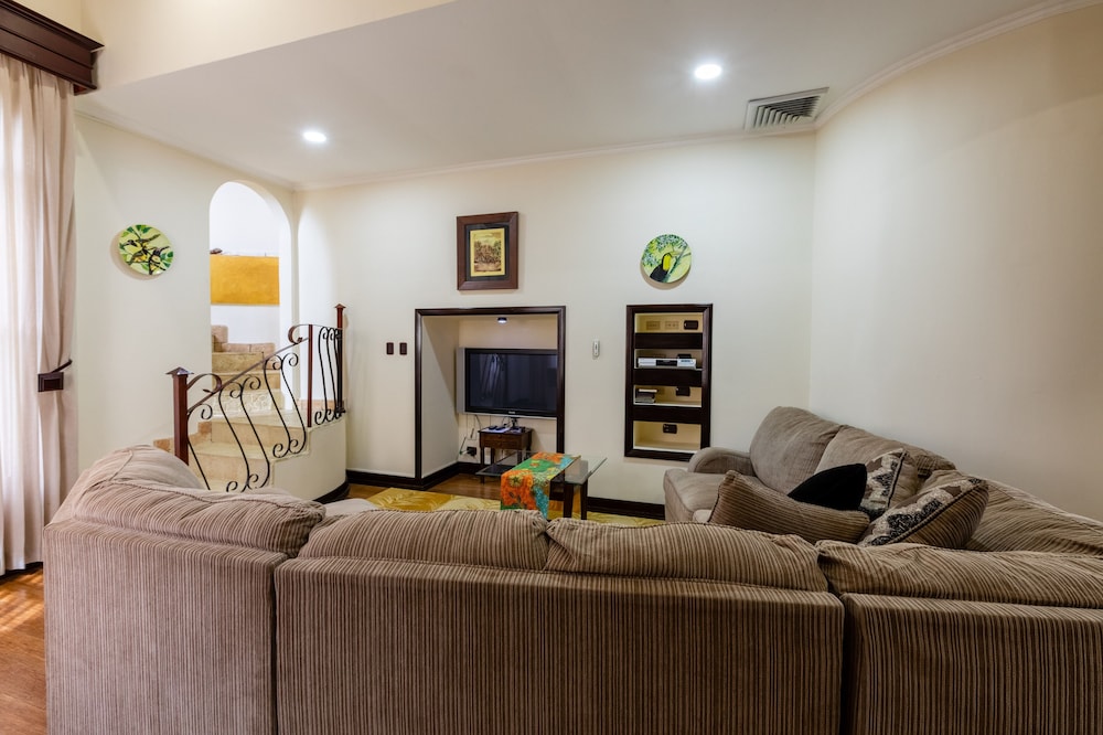 Monteverde Cloud Forest Vacations - Casas del Toro Monteverde - Property Image 6