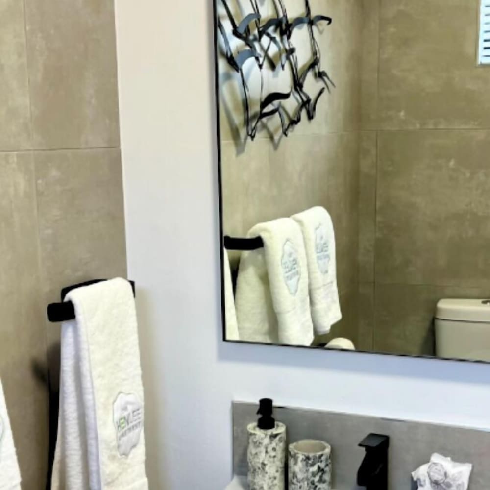 The Henlee Apartment Tocara