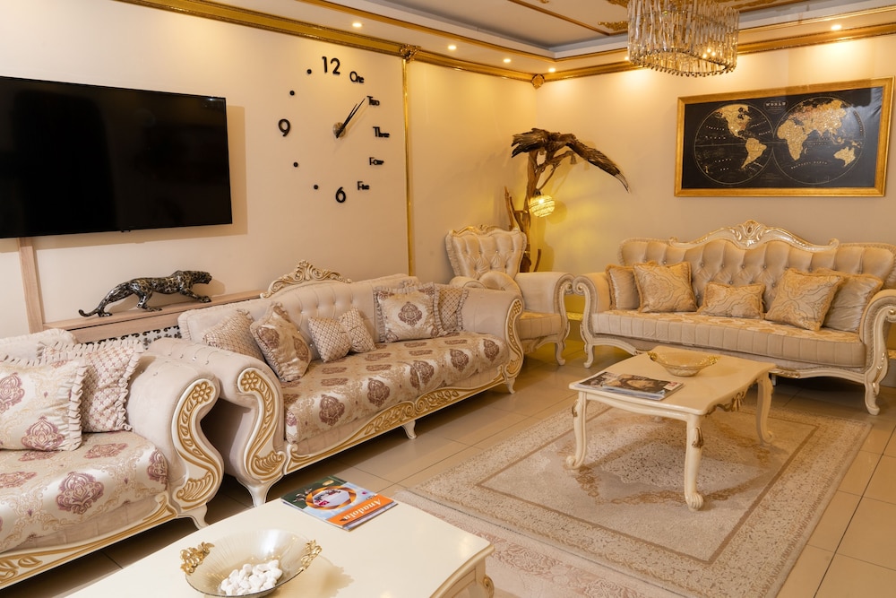 Loss Hotel - Image 19