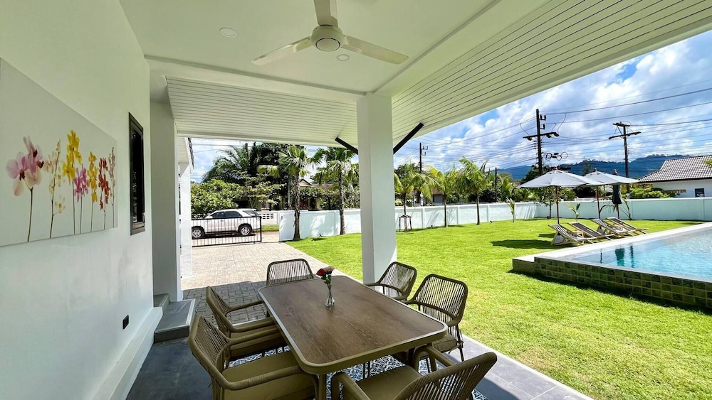 Khaolak Pool Villa With 3 Bedrooms