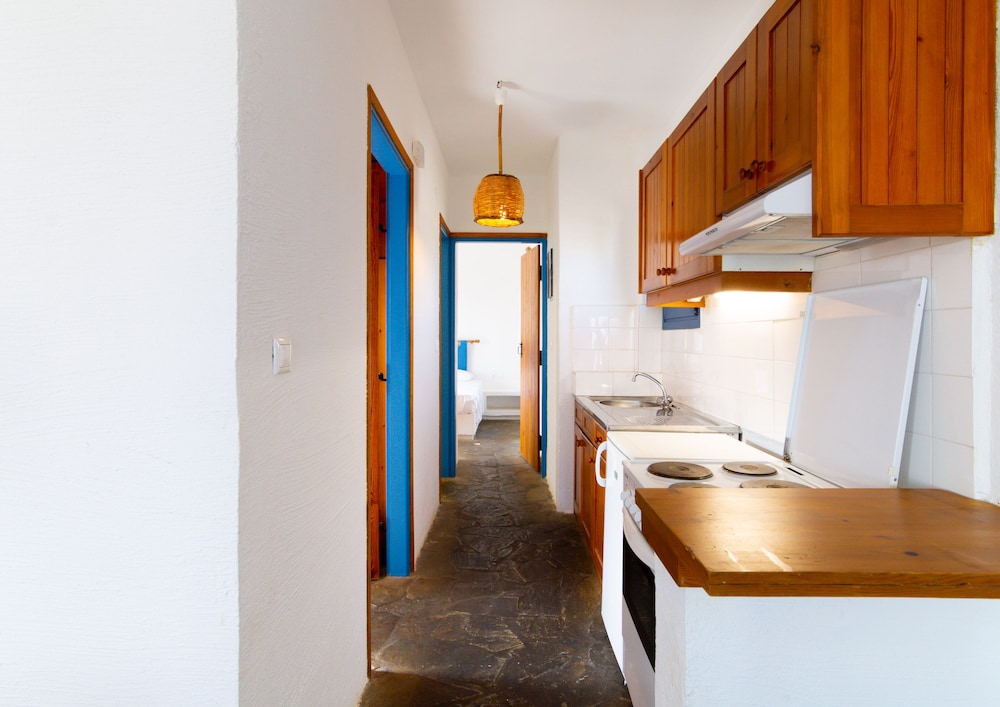 Okirroi Villas