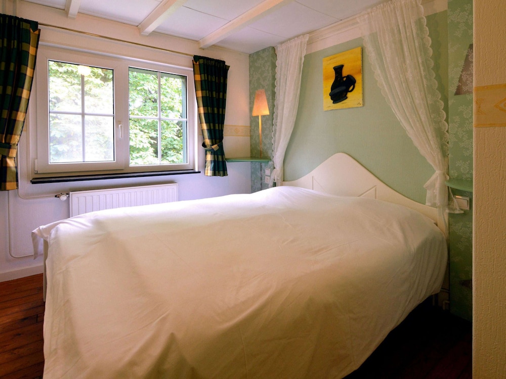 Spacious Villa in La Roche en Ardenne view 5