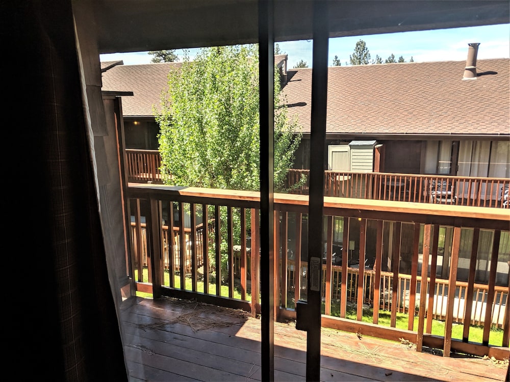 Snow Summit Townhouse Rentals & Sales
