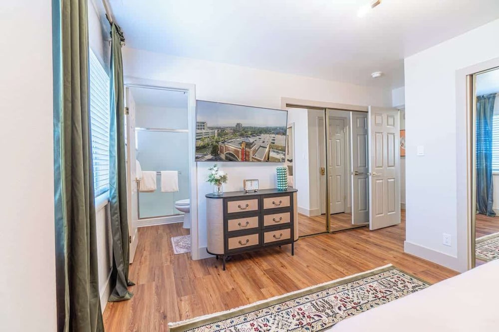 The Deco Retreat - UNR - Pet Friendly