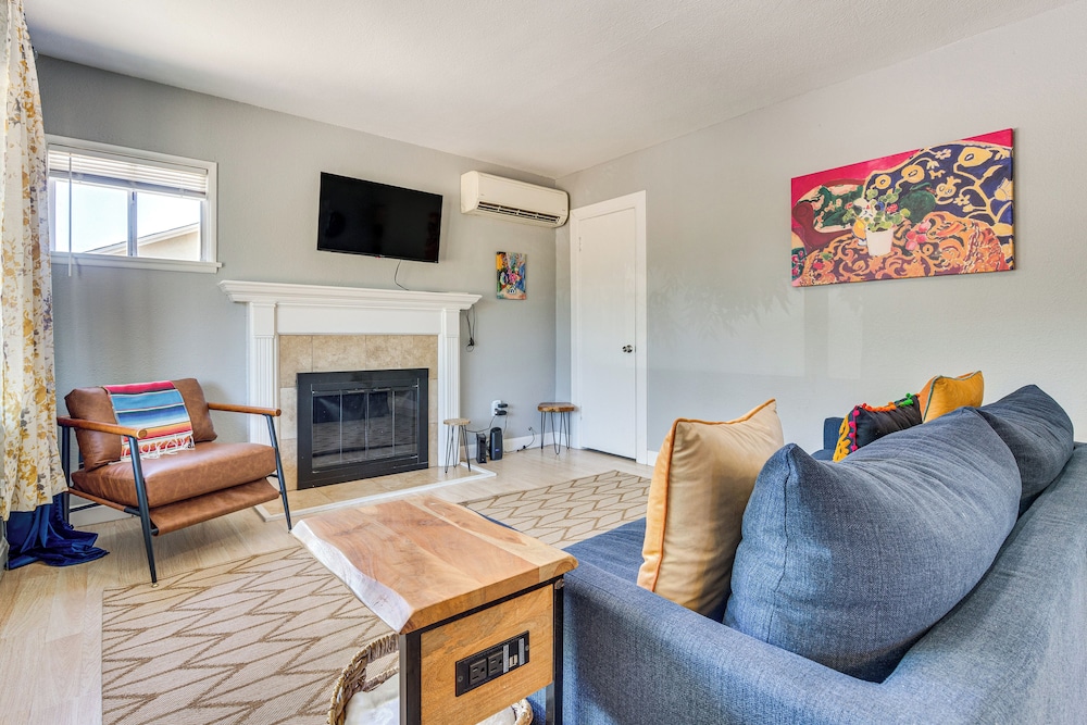 4 Mi to Csusb: Updated Home Near Shops & Eats
