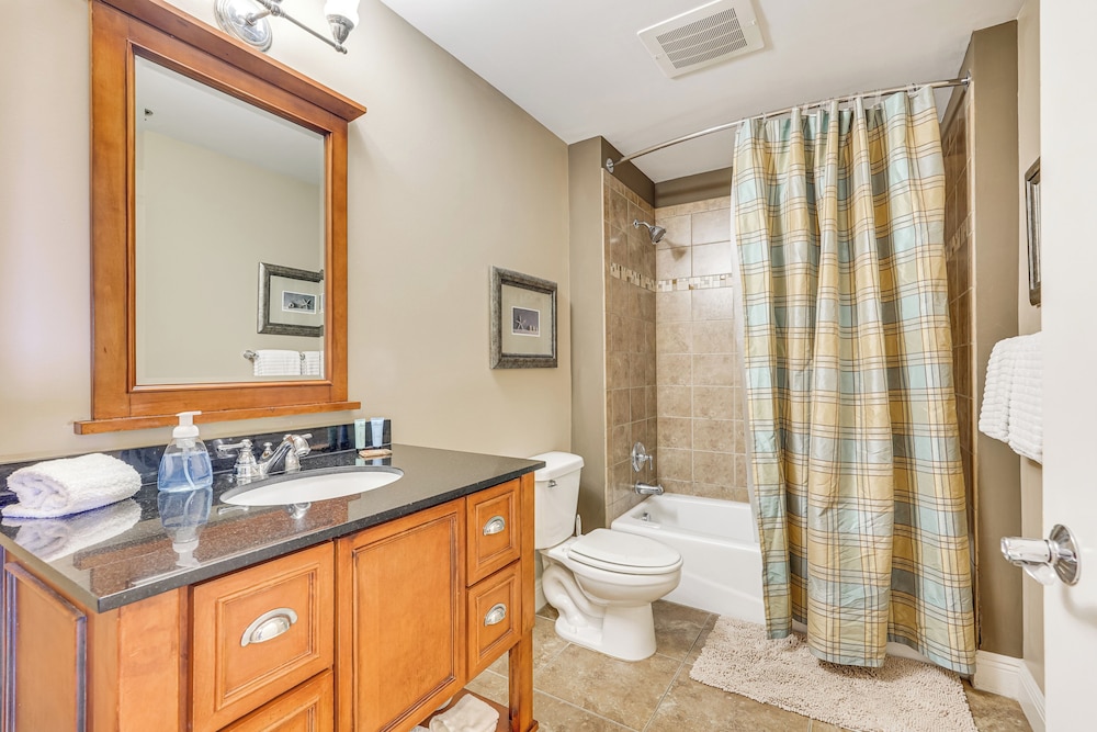 Beachfront Panama City Condo: Walk to Pier Park!