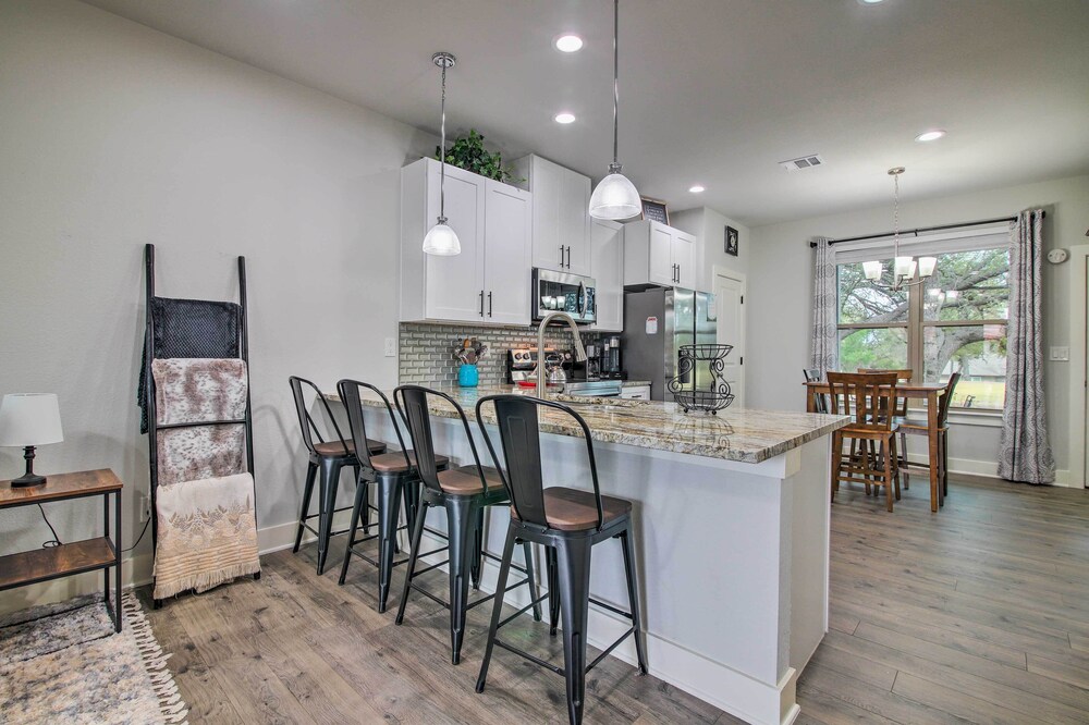 Lago Vista Townhome Near Lake Travis! - Property Image 18