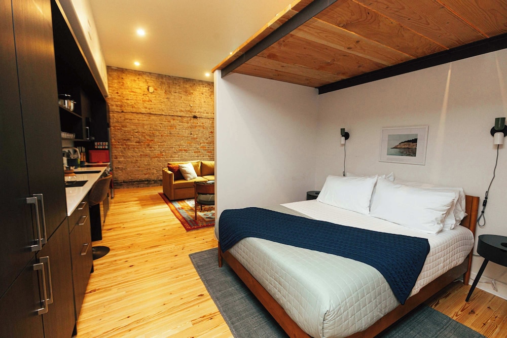 Loft 303 - The William - Atrium - Chic - Walkable