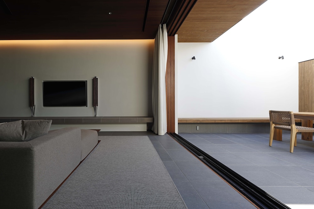 NOT A HOTEL AOSHIMA