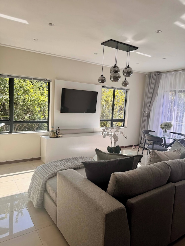Apt 2 Bed in Stunning Golf Estate