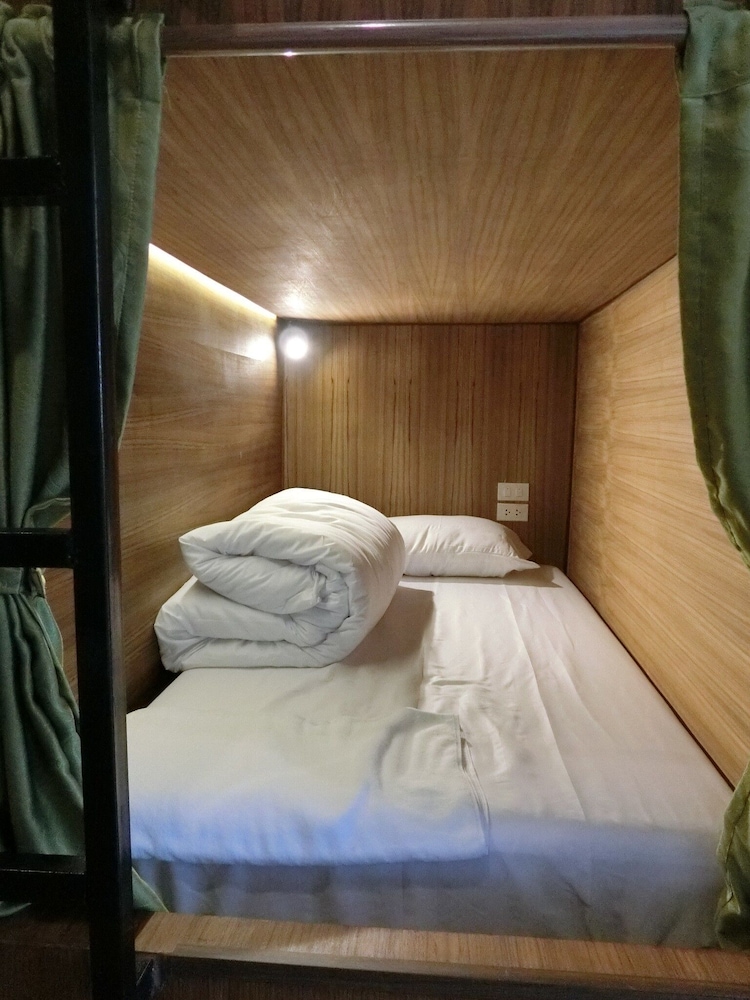 666 Cnx Hostel