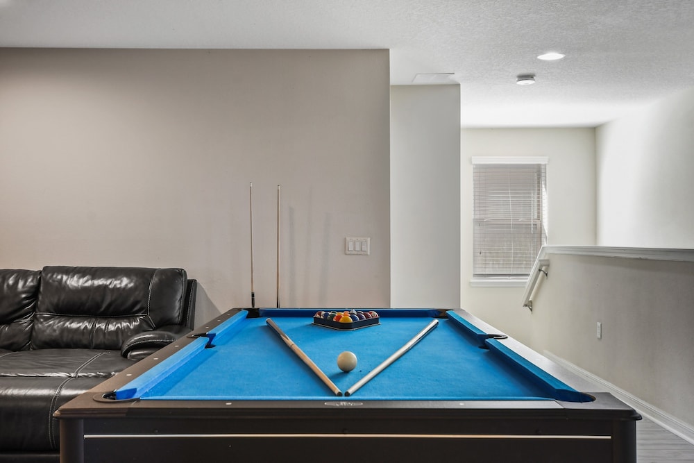 Ultimate 8BR Family Fun in Resort Near Disney!