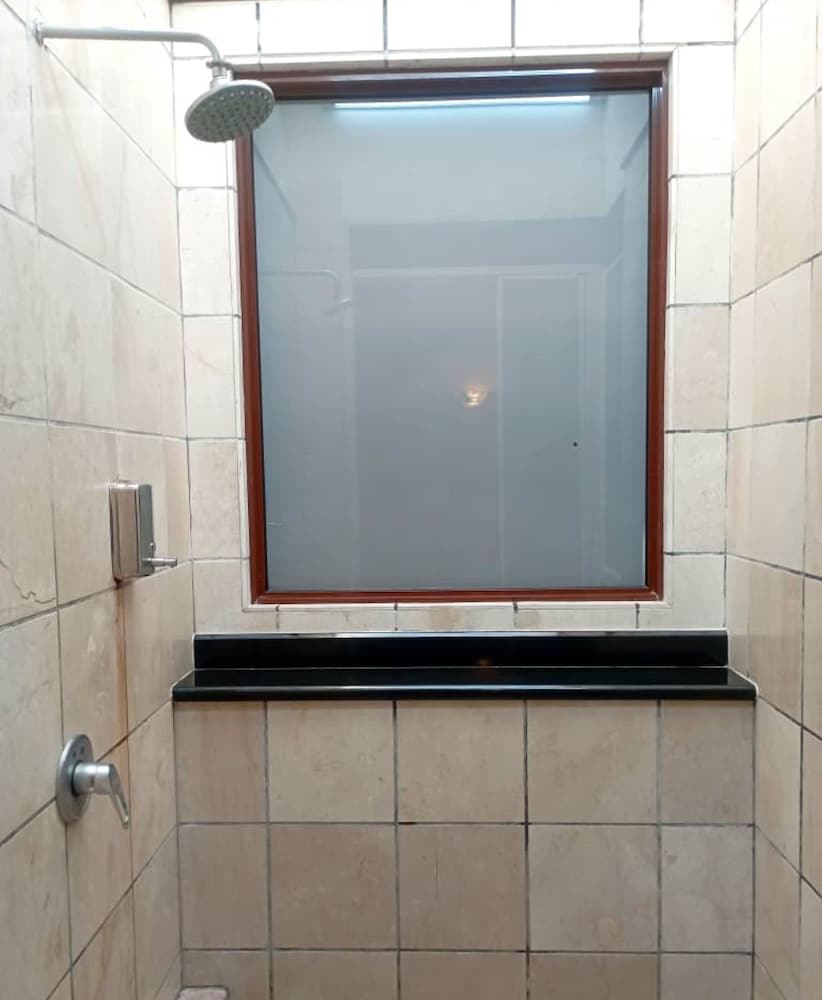 Alpine LXPD Premium Water Chalet photo 4