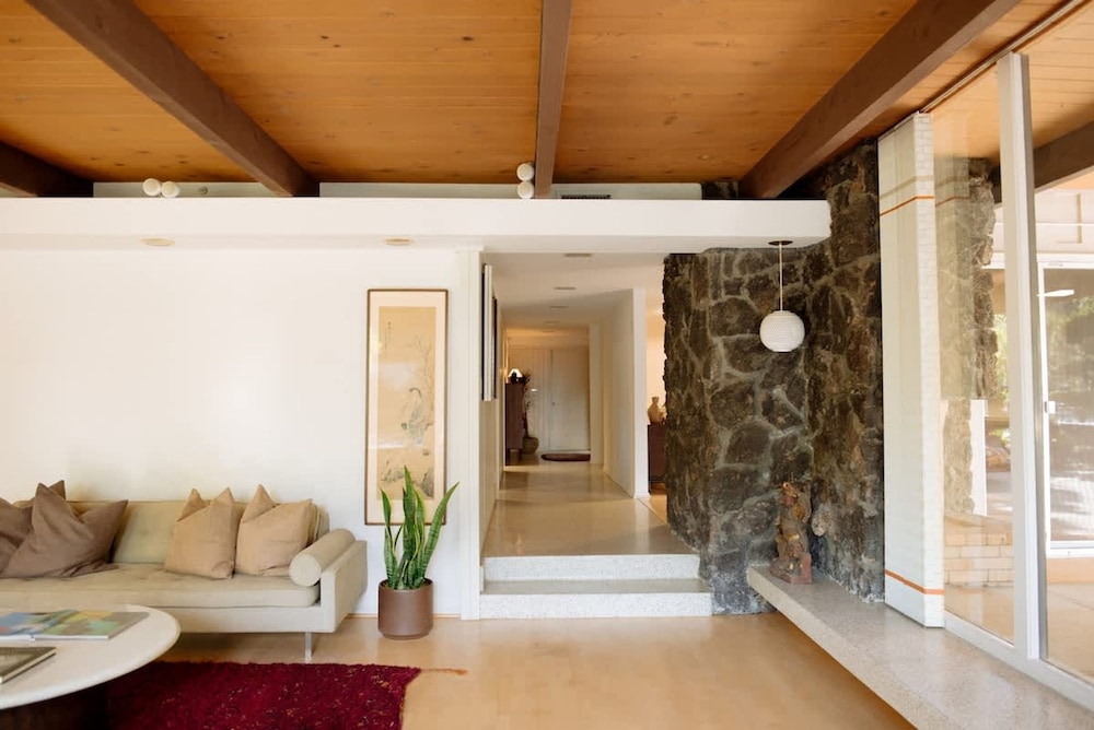 Zen Mountain Getaway w a Pool Hot Tub 5 Beds