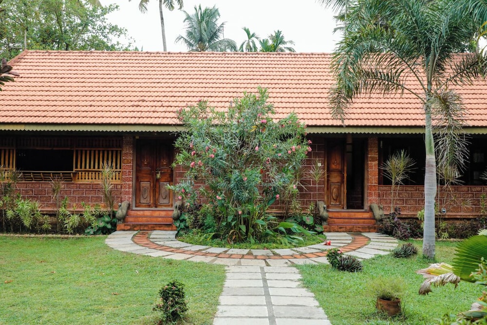 Neelambari Ecotourism Thrissur Aratupuzh