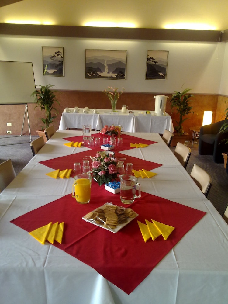 meeting & event spaces