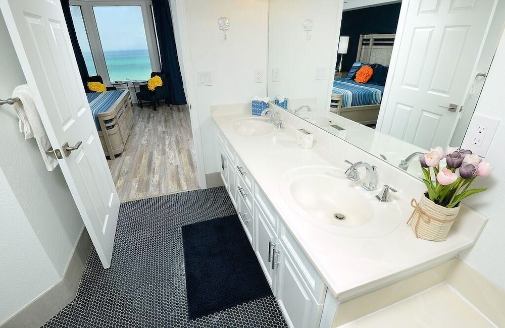 Emerald Beach 325