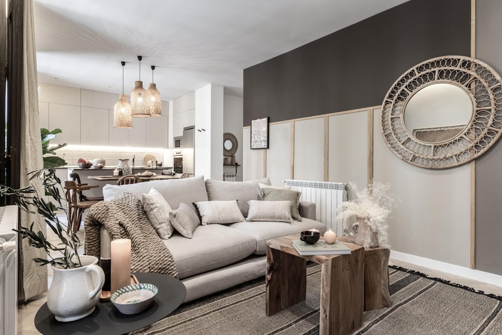 Ojen - 4 Bedrooms in Trafalgar