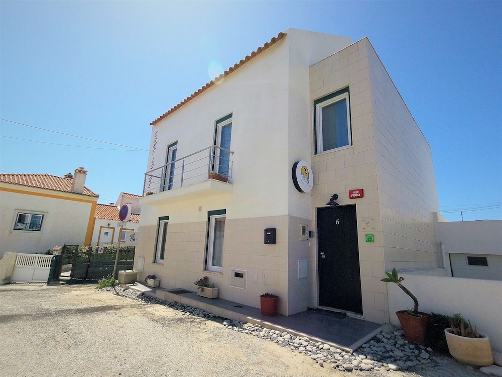Peniche Surf Lodge - Hostel