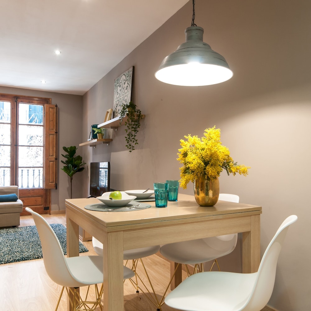 Paseo DE Gracia Modernist Apartment TWO BED TWO Bath By Myrentalhost