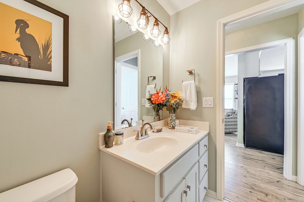 < 1 Mi to River & Downtown Belmont: Cozy Cottage