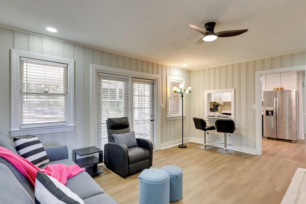 < 2 Mi to Ecu: Cozy Greenville Getaway w/ Porch!
