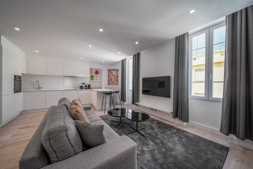 Charming Apartment 100m From the Old Port view 5