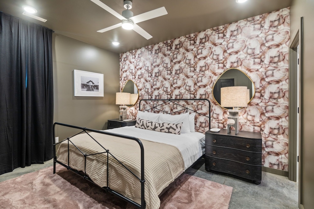 Modern Cowboy - Private Balcony - Mins To Broadway