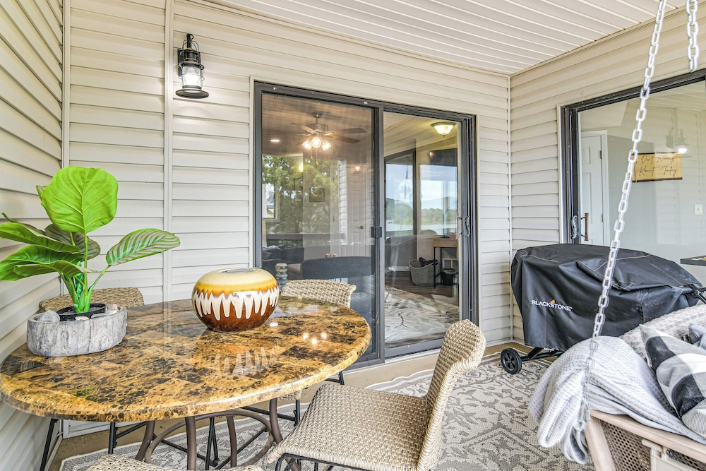 Table Rock Lake Retreat: Steps to Water & Pools!
