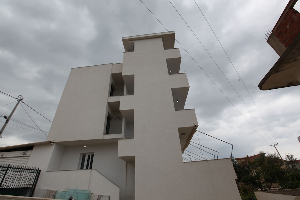 Irdi Aparthotel