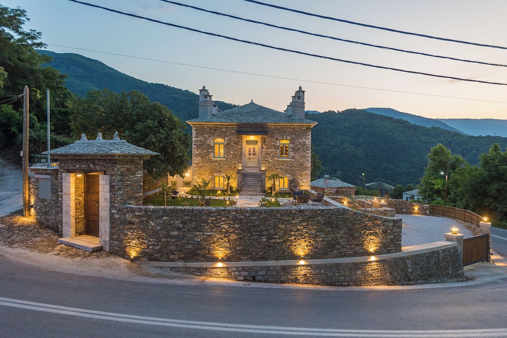 Nostos Country House
