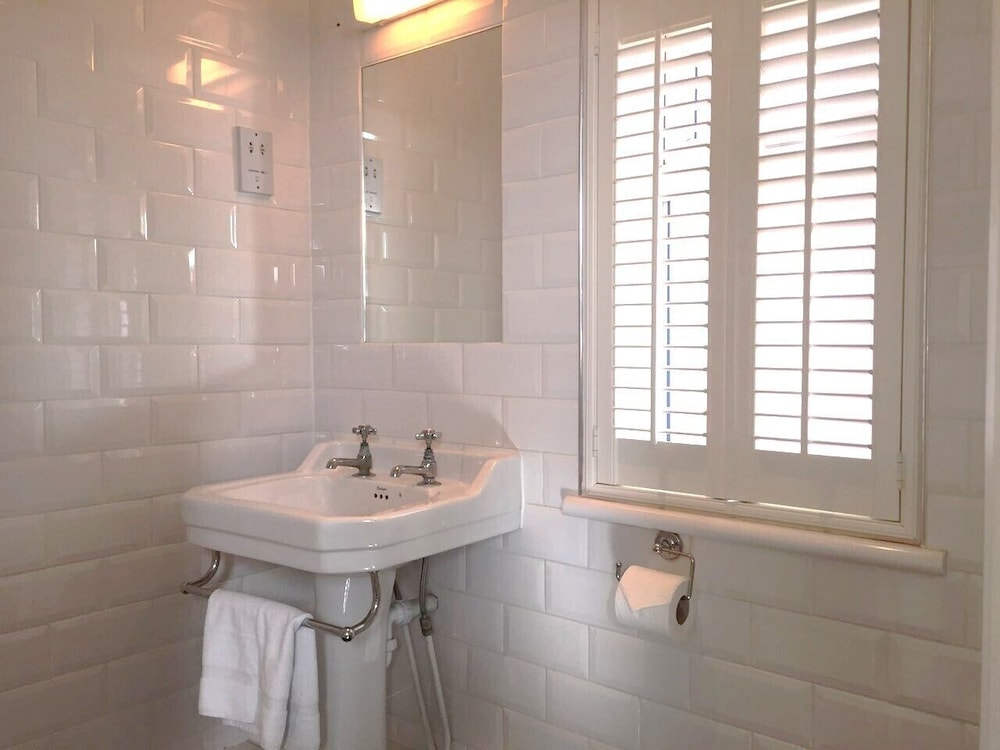 Glenlyn Hotel & Apartments