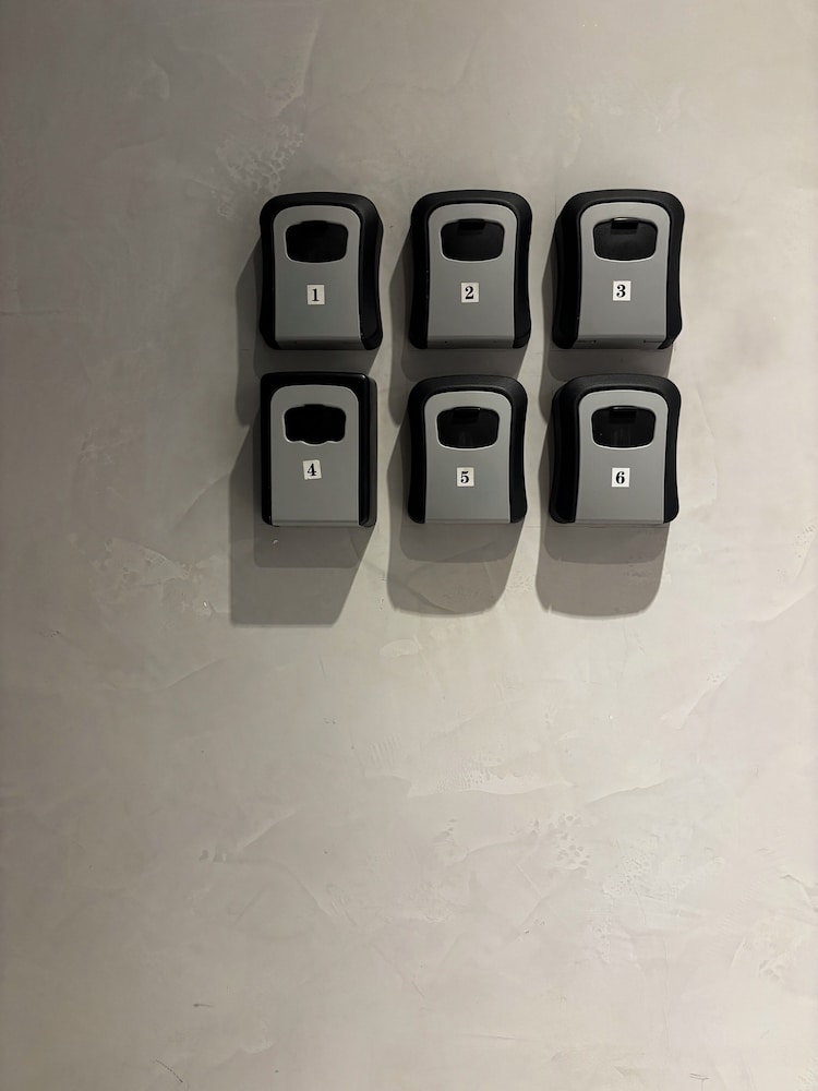 Back suites