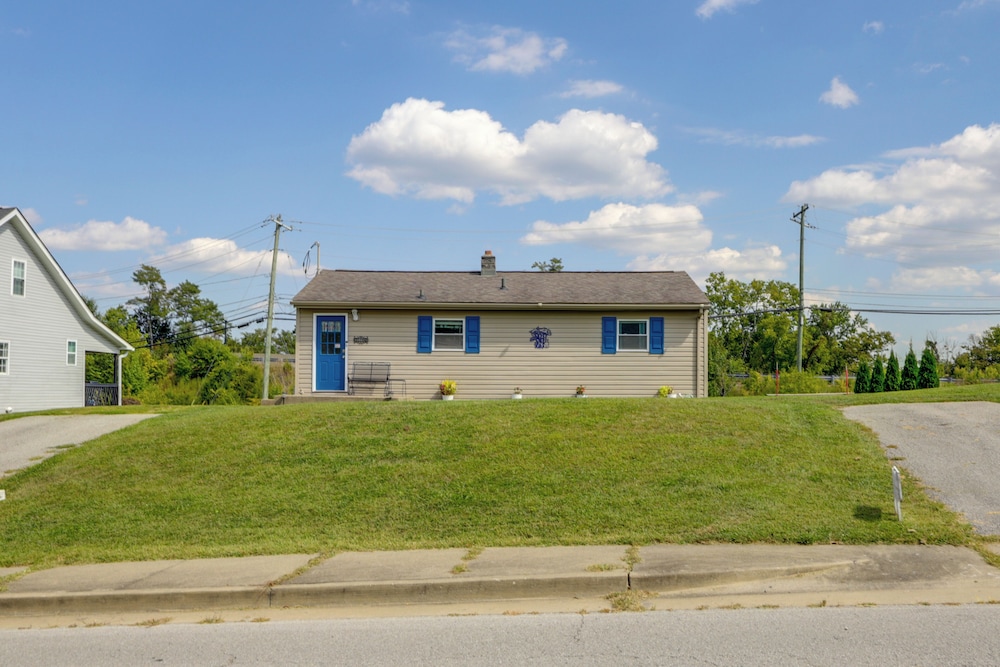 1 Mi to Main Street: Family Home in Williamstown
