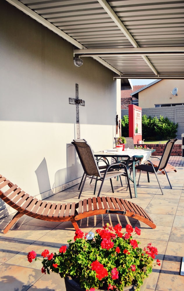 Bokmakierie Guest House